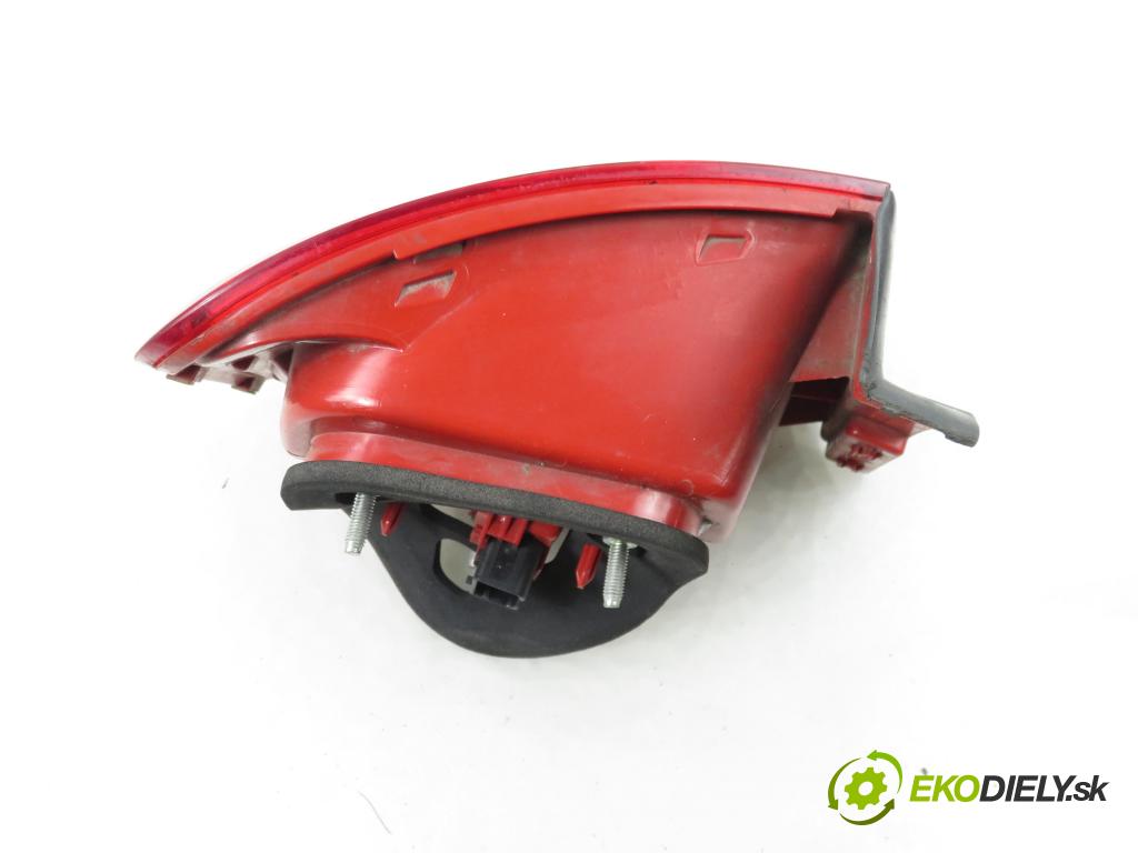 VW PASSAT B6 (3C2) SEDAN 2005 110,00 2.0 FSI - BLR 1984,00 světlo pravé zadní 3C5945096H