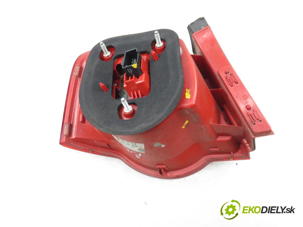 VW PASSAT B6 (3C2) SEDAN 2005 110,00 2.0 FSI - BLR 1984,00 světlo pravé zadní 3C5945096H