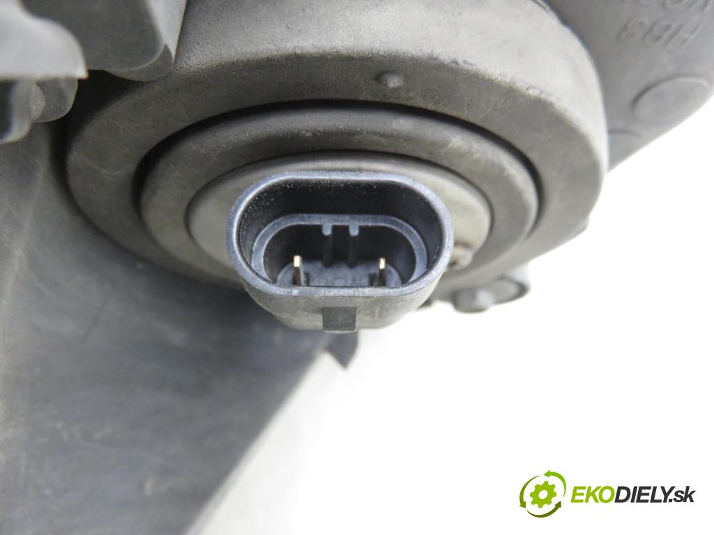 MITSUBISHI OUTLANDER II (CW_W) SUV 2008 125,00 2.4 MIVEC 4WD (CW5W) - 4B12 2360,00 Svetlo PP P5589R