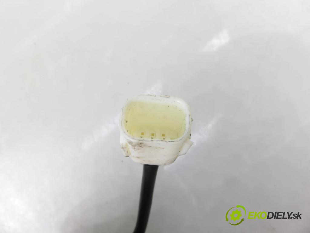 MITSUBISHI OUTLANDER II (CW_W) SUV 2008 125,00 2.4 MIVEC 4WD (CW5W) - 4B12 2360,00 Kľučka LPZ