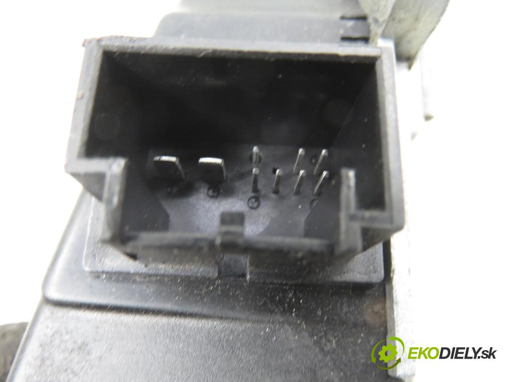 VW PASSAT B6 Variant (3C5) KOMBI 2006 103,00 2.0 TDI 16V - BKP 1968,00 blokáda tyče volantu 3C0905861G