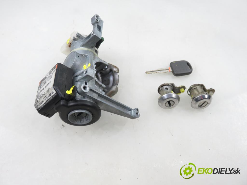 SUZUKI IGNIS (FH) HB 2002 61,00 1.3 (HV51, HX51, RG413) - M13A 1328,00 spinačka / zámky 3397080G01