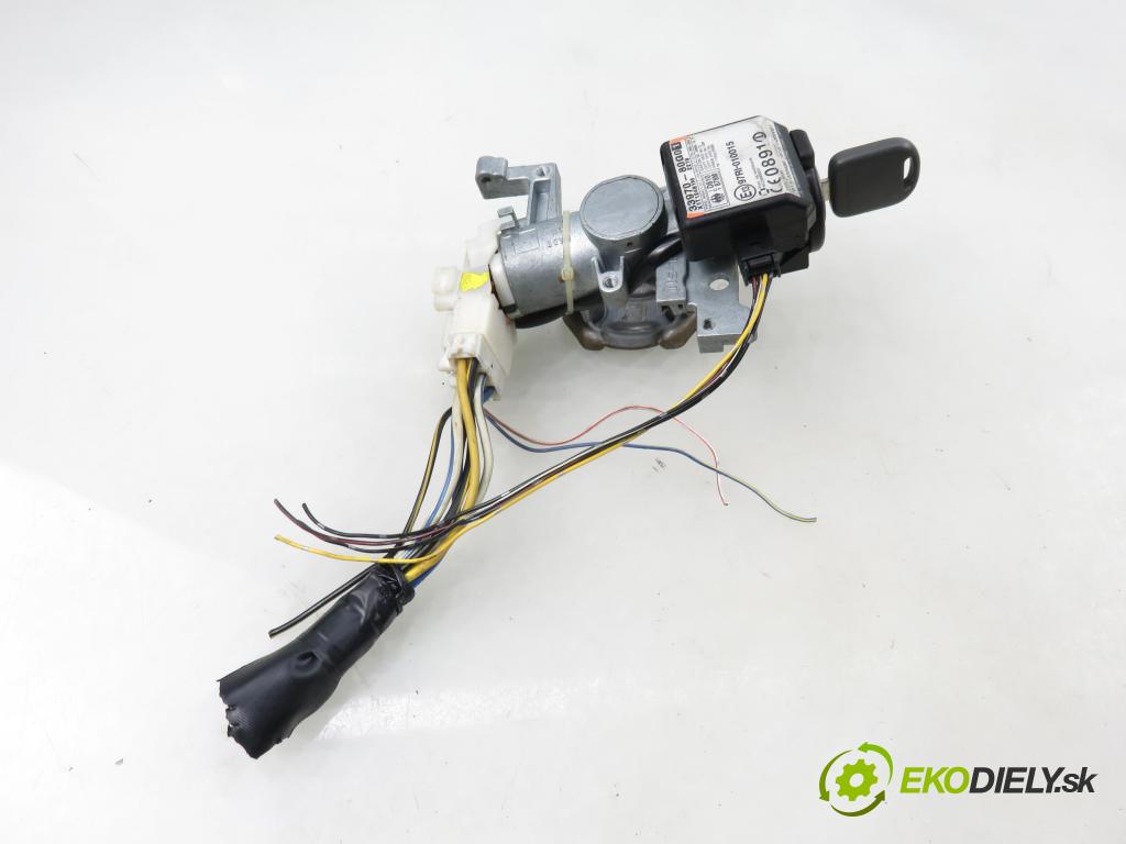 SUZUKI IGNIS (FH) HB 2002 61,00 1.3 (HV51, HX51, RG413) - M13A 1328,00 spinačka / zámky 3397080G01