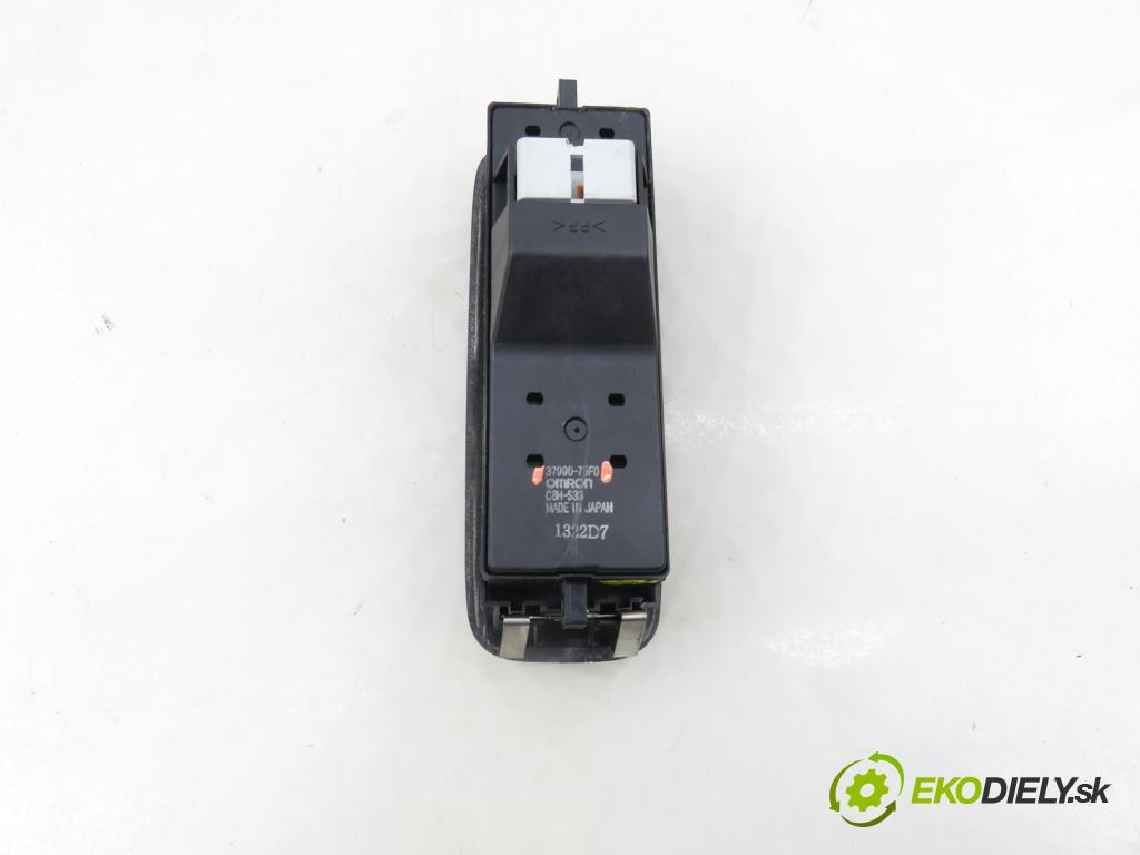 SUZUKI IGNIS (FH) HB 2002 61,00 1.3 (HV51, HX51, RG413) - M13A 1328,00 Panel ovládania okien 3799075F0