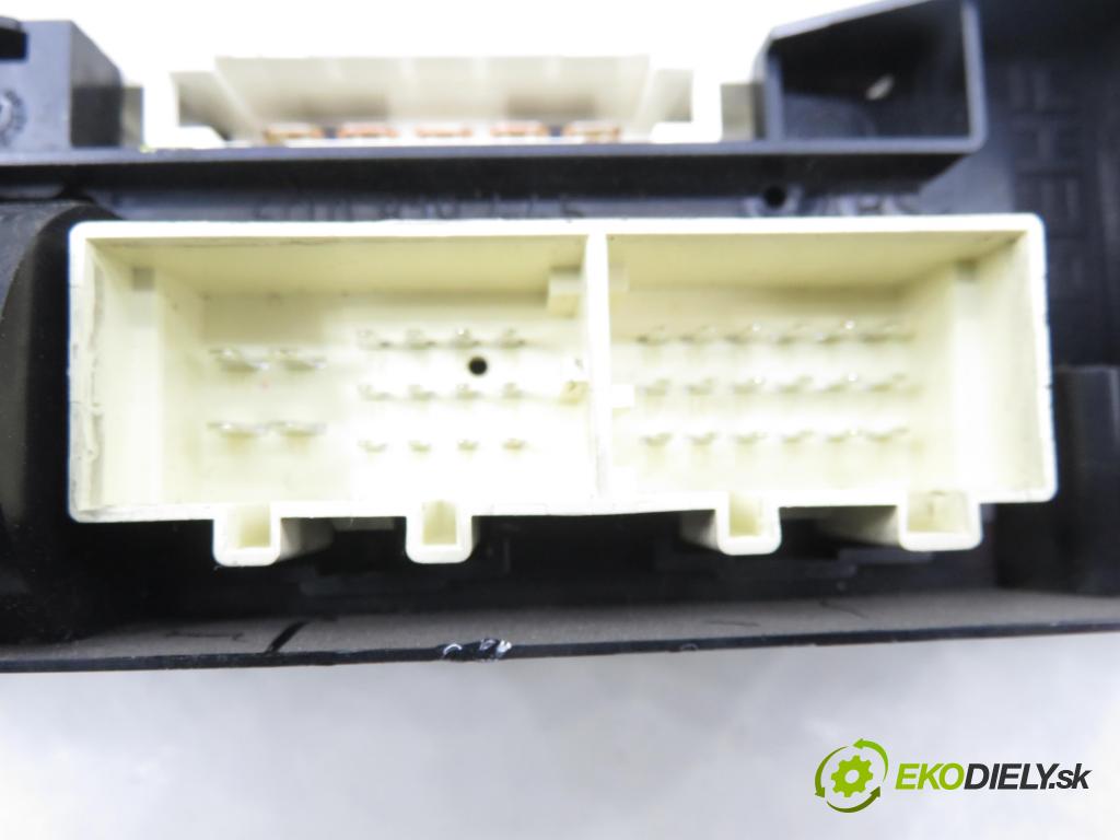 SKODA FABIA I (6Y2) HB 2005 55,00 1.4 16V - BKY 1390,00 Panel topení KLIMATIZACE: 6Y0820045C