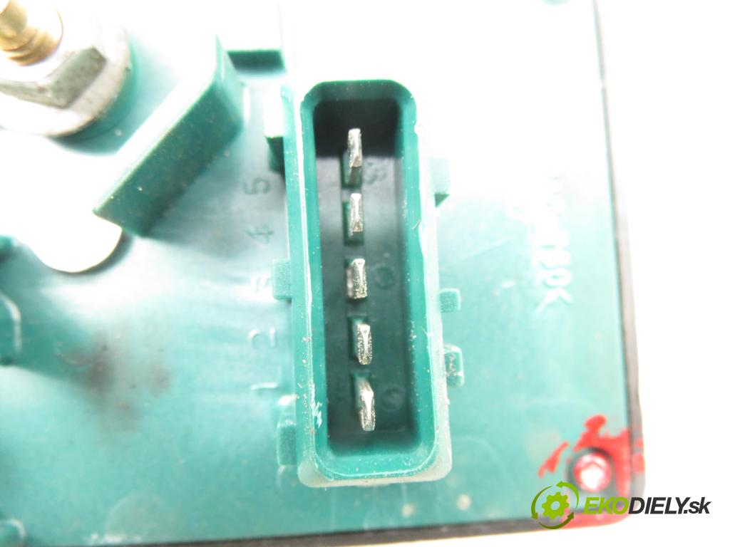 PEUGEOT PARTNER Combispace (5F) KOMBIVAN 2003 66,00 2.0 HDI - RHY (DW10TD) 1997,00 RELÉ: JÚN: MHG16