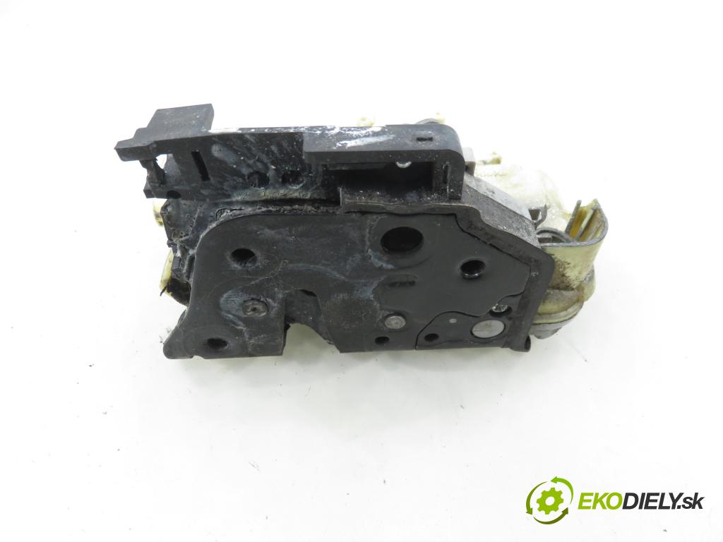 VW PASSAT B6 Variant (3C5) KOMBI 2006 103,00 2.0 TDI 16V - BKP 1968,00 zámok 3C1837015A