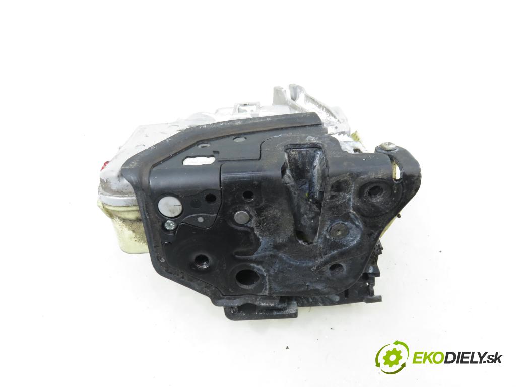 VW PASSAT B6 Variant (3C5) KOMBI 2006 103,00 2.0 TDI 16V - BKP 1968,00 zámok 3C1837015A