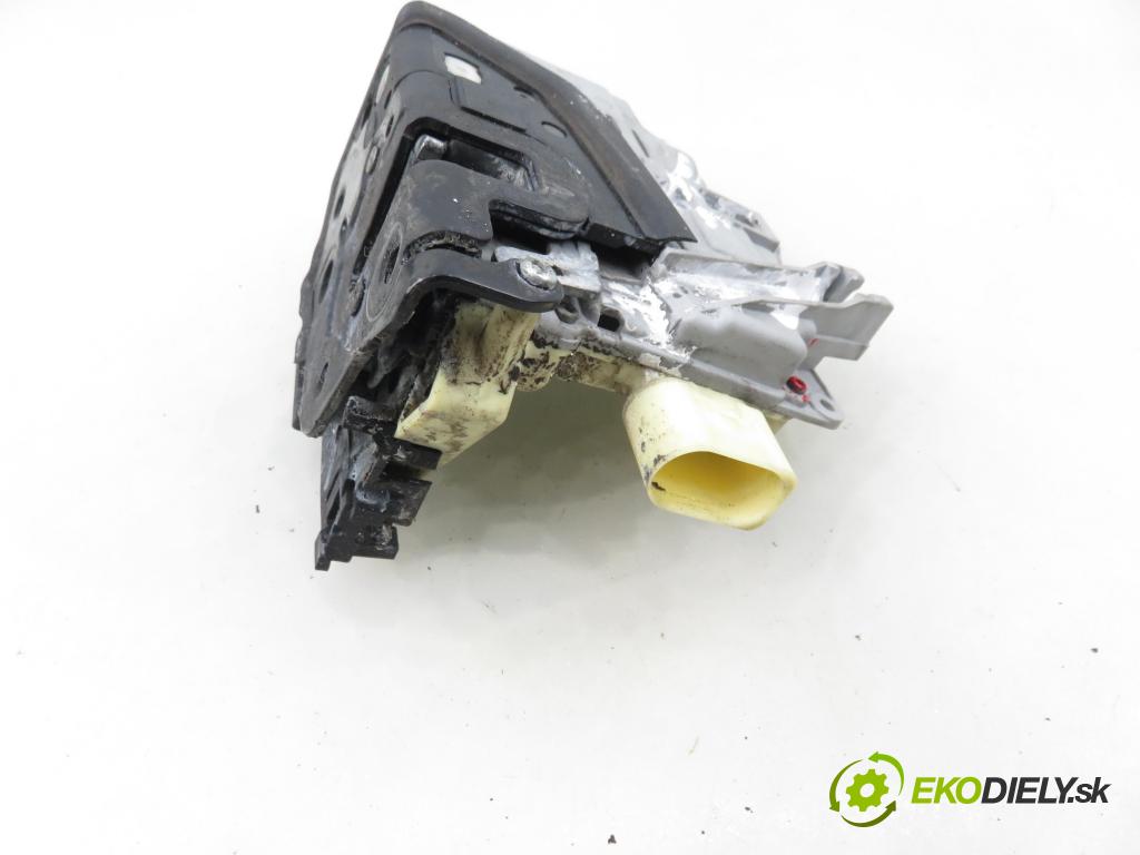 VW PASSAT B6 Variant (3C5) KOMBI 2006 103,00 2.0 TDI 16V - BKP 1968,00 zámok 3C1837015A