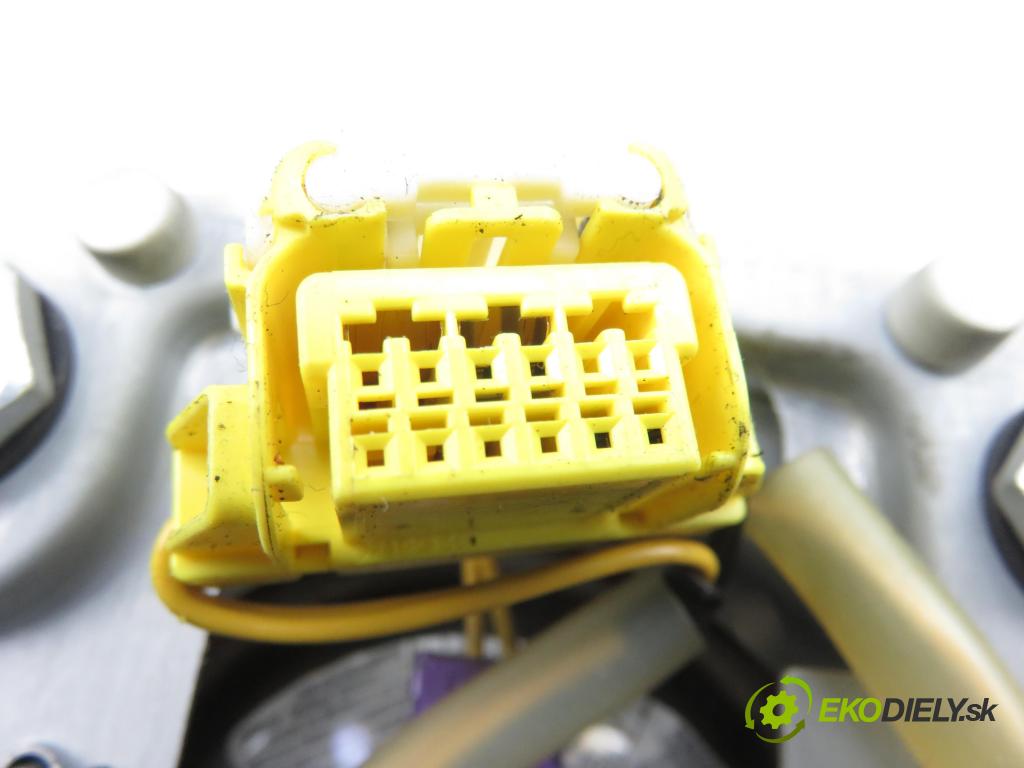 VW PASSAT B6 Variant (3C5) KOMBI 2006 103,00 2.0 TDI 16V - BKP 1968,00 AirBag air BAG volantu 1K0880201CA