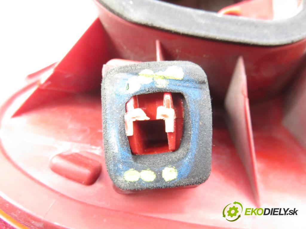 VW PASSAT B6 Variant (3C5) KOMBI 2006 103,00 2.0 TDI 16V - BKP 1968,00 Svetlo ľavé zadné 3C9945096C