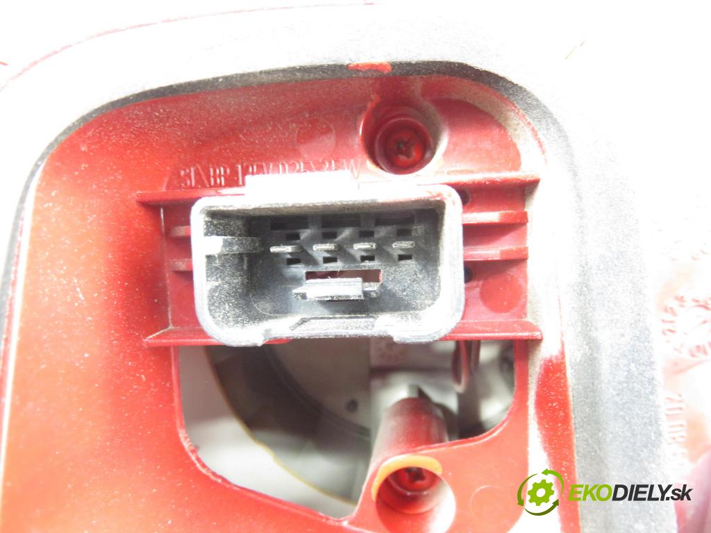 VW PASSAT B6 Variant (3C5) KOMBI 2006 103,00 2.0 TDI 16V - BKP 1968,00 Svetlo ľavé zadné 3C9945096C