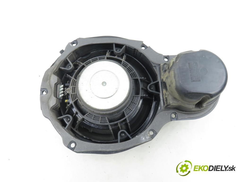 VW PASSAT B6 Variant (3C5) KOMBI 2006 103,00 2.0 TDI 16V - BKP 1968,00 reproduktor Dvere 3C0035454