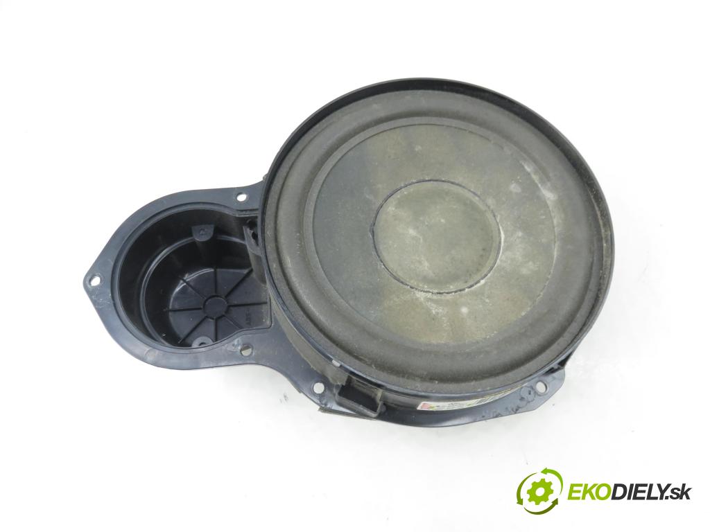 VW PASSAT B6 Variant (3C5) KOMBI 2006 103,00 2.0 TDI 16V - BKP 1968,00 reproduktor Dvere 3C0035454