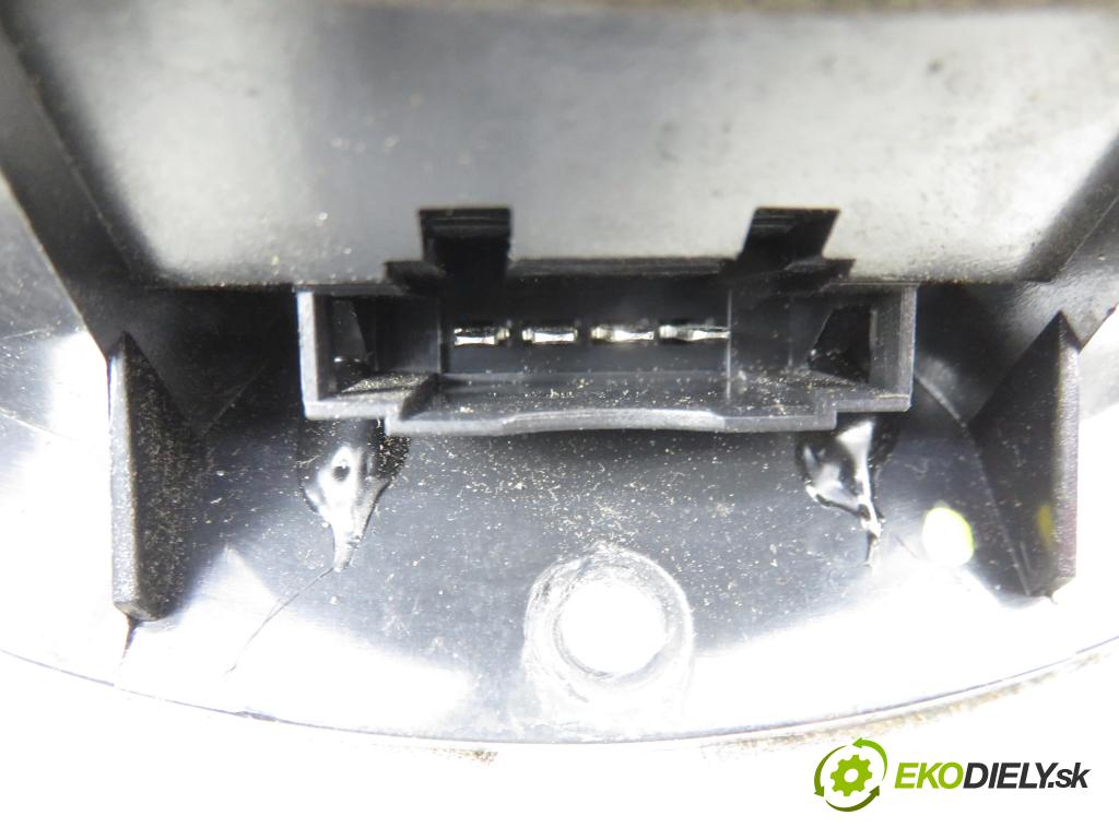 VW PASSAT B6 Variant (3C5) KOMBI 2006 103,00 2.0 TDI 16V - BKP 1968,00 reproduktor Dvere 3C0035454