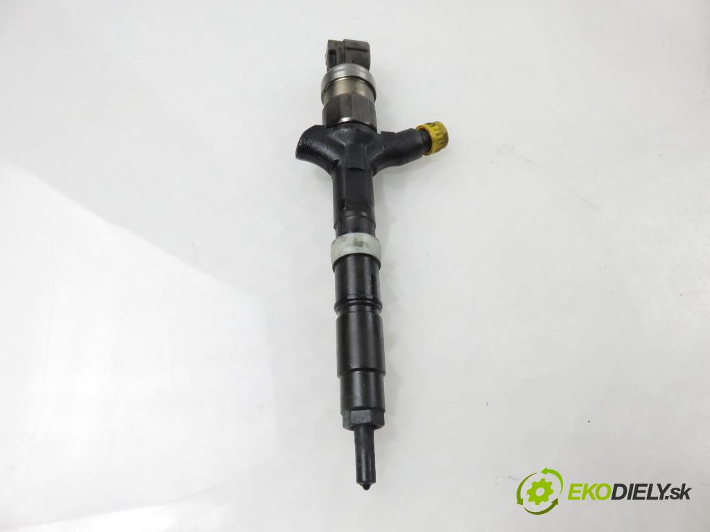 TOYOTA AVENSIS VERSO (_M2_) MINIVAN 2003 85,00 2.0 D (CLM20_) - 1CD-FTV 1995,00 vstřikovač 2367027030 (Vstřikovač paliva)