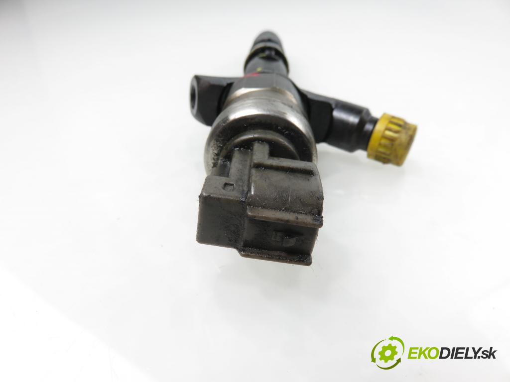 TOYOTA AVENSIS VERSO (_M2_) MINIVAN 2003 85,00 2.0 D (CLM20_) - 1CD-FTV 1995,00 vstřikovač 2367027030 (Vstřikovač paliva)