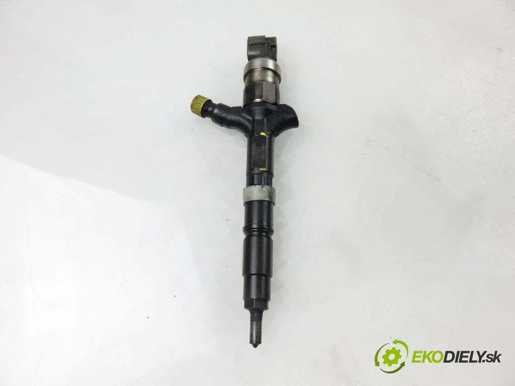 TOYOTA AVENSIS VERSO (_M2_) MINIVAN 2003 85,00 2.0 D (CLM20_) - 1CD-FTV 1995,00 vstřikovač 2367027030 (Vstřikovač paliva)