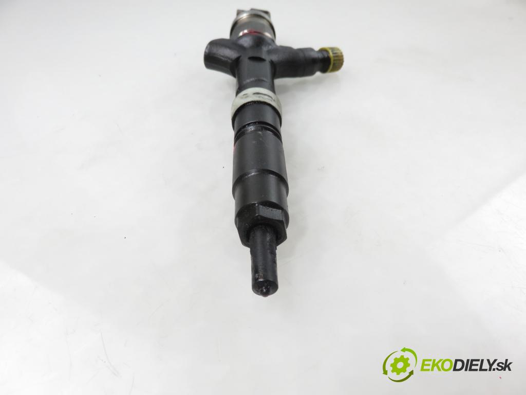 TOYOTA AVENSIS VERSO (_M2_) MINIVAN 2003 85,00 2.0 D (CLM20_) - 1CD-FTV 1995,00 vstřikovač 2367027030 (Vstřikovač paliva)