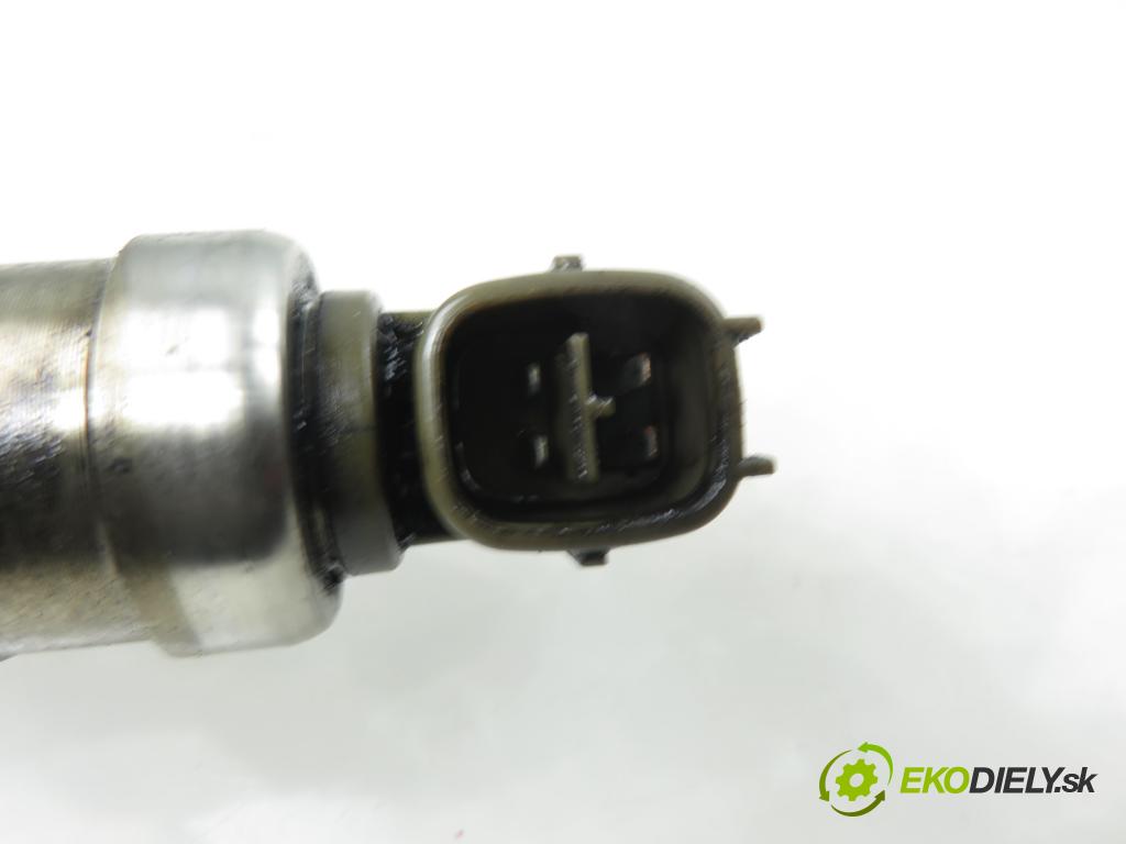 TOYOTA AVENSIS VERSO (_M2_) MINIVAN 2003 85,00 2.0 D (CLM20_) - 1CD-FTV 1995,00 vstřikovač 2367027030 (Vstřikovač paliva)