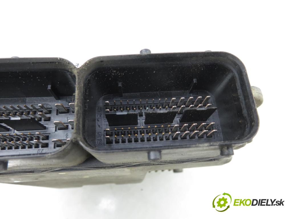 VW CADDY III Variant (2KB, 2KJ, 2CB, 2CJ) KOMBIVAN 2005 77,00 1.9 TDI - BJB 1896,00 Riadiaca jednotka Motor 03G906016DM ; 0281011882