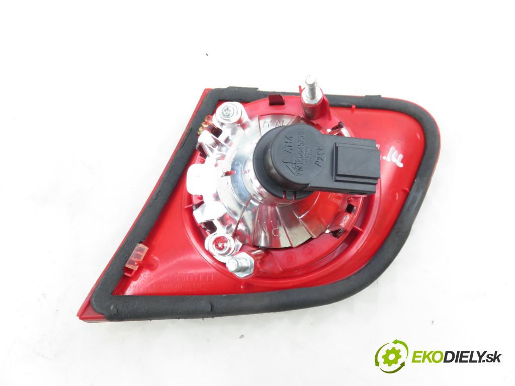 VW PASSAT B6 (3C2) SEDAN 2005 110,00 2.0 FSI - BLR 1984,00 Svetlo ľavé zadné kufor 3C5945093C