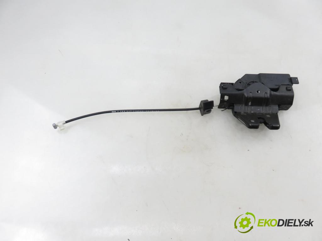 BMW 5 (E60) SEDAN 2005 0,00 530 d - M57 D30 (306D2) 2993,00 zámok dverí kufor EL. 8196401