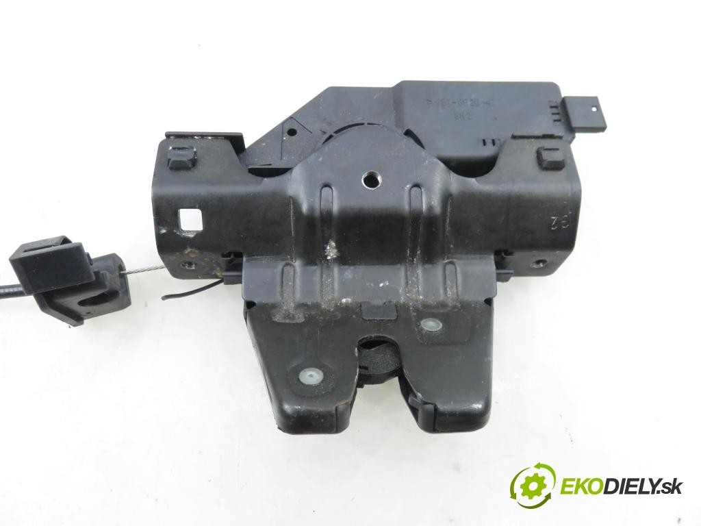 BMW 5 (E60) SEDAN 2005 0,00 530 d - M57 D30 (306D2) 2993,00 zámok dverí kufor EL. 8196401