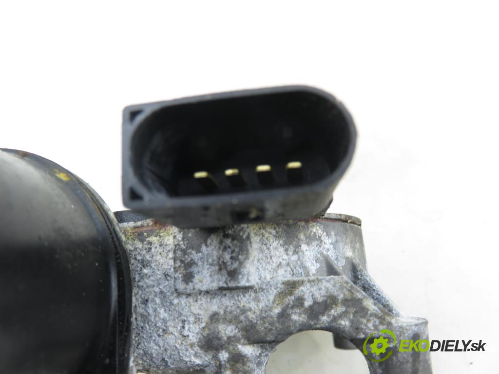 BMW 5 (E60) SEDAN 2005 0,00 530 d - M57 D30 (306D2) 2993,00 Motorček stieračov predný 19SKV027