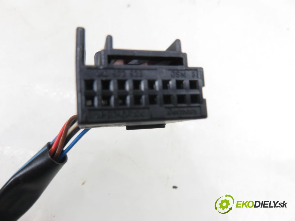 VW PASSAT B6 (3C2) SEDAN 2005 110,00 2.0 FSI - BLR 1984,00 Spätné zrkadlo