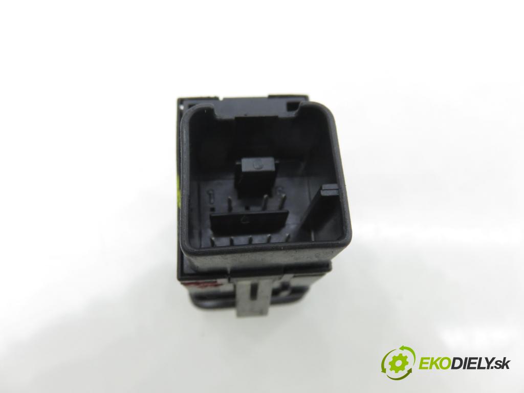 VW PASSAT B6 Variant (3C5) KOMBI 2006 103,00 2.0 TDI 16V - BKP 1968,00 vypínač brzdy MANUÁLNY: 3C0927225C