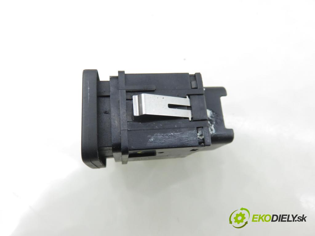 VW PASSAT B6 Variant (3C5) KOMBI 2006 103,00 2.0 TDI 16V - BKP 1968,00 vypínač brzdy MANUÁLNY: 3C0927225C