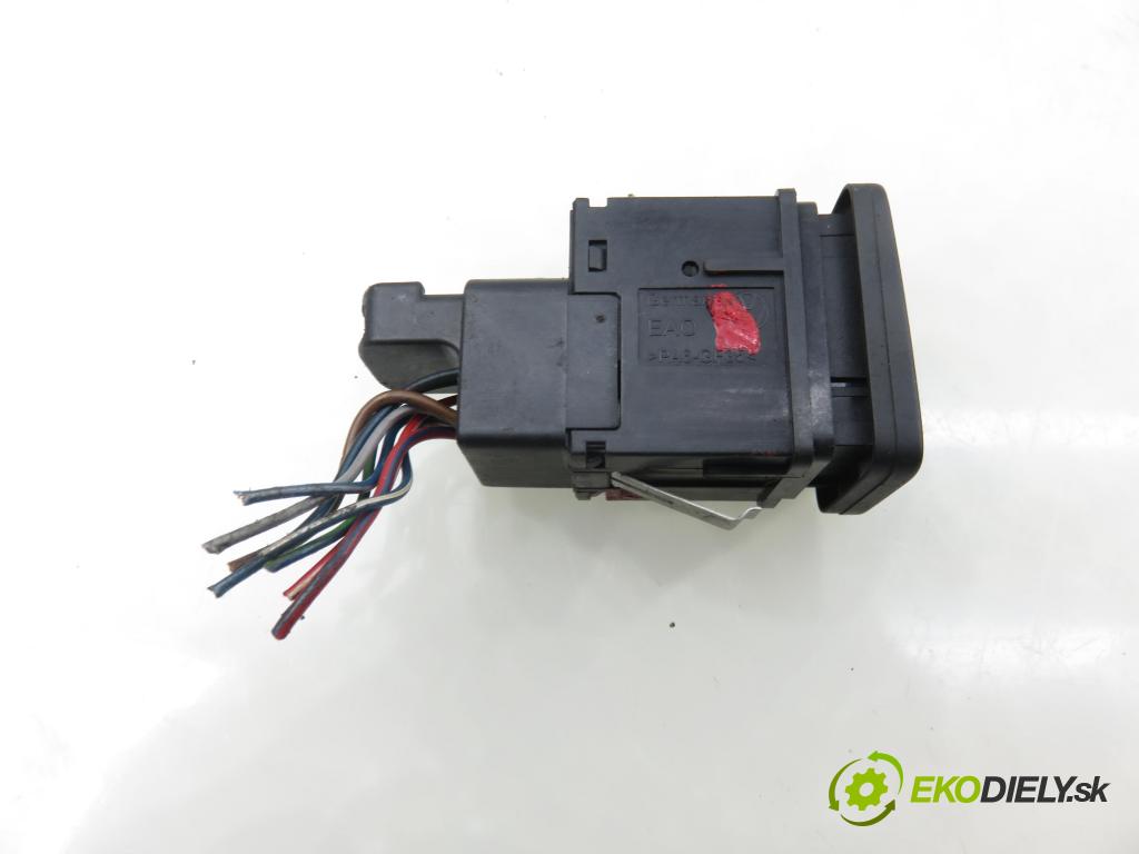 VW PASSAT B6 Variant (3C5) KOMBI 2006 103,00 2.0 TDI 16V - BKP 1968,00 vypínač brzdy MANUÁLNY: 3C0927225C