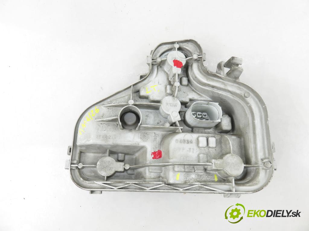 AUDI A3 (8P1) HB 2003 77,00 1.9 TDI PD 105 - BKC 1896,00 PŘÍSPĚVEK svetla levý ZADNÍ: 8P0945257