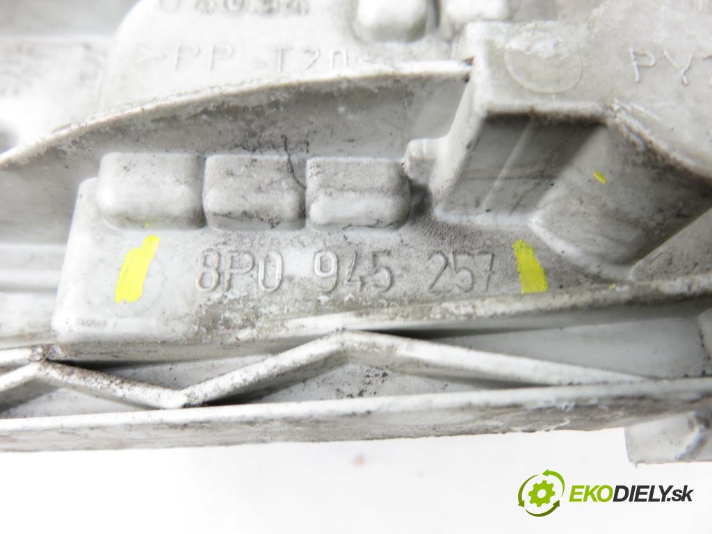 AUDI A3 (8P1) HB 2003 77,00 1.9 TDI PD 105 - BKC 1896,00 PŘÍSPĚVEK svetla levý ZADNÍ: 8P0945257