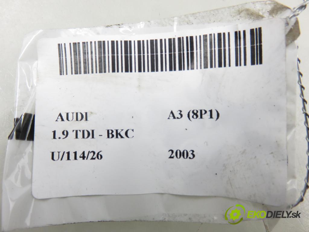 AUDI A3 (8P1) HB 2003 77,00 1.9 TDI PD 105 - BKC 1896,00 PŘÍSPĚVEK svetla levý ZADNÍ: 8P0945257