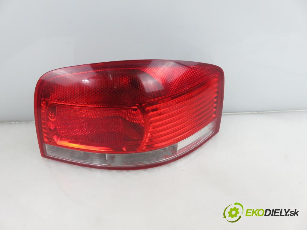 AUDI A3 (8P1) HB 2003 77,00 1.9 TDI PD 105 - BKC 1896,00 Svetlo pravé zadné 8P0945096A