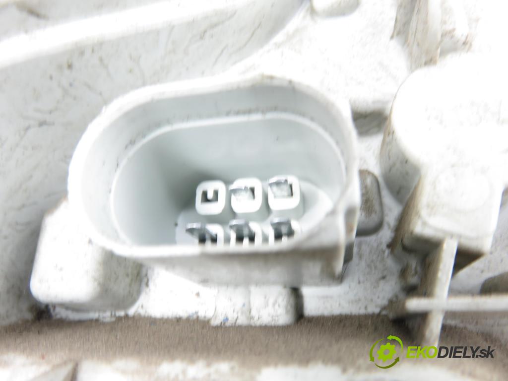 AUDI A3 (8P1) HB 2003 77,00 1.9 TDI PD 105 - BKC 1896,00 světlo pravé zadní 8P0945096A