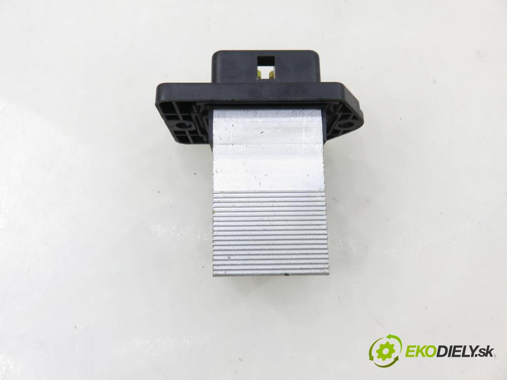 HYUNDAI i40 CW (VF) KOMBI 2012 100,00 1.7 CRDi 136 - D4FD 1685,00 rezistor / REOSTAT: topení 