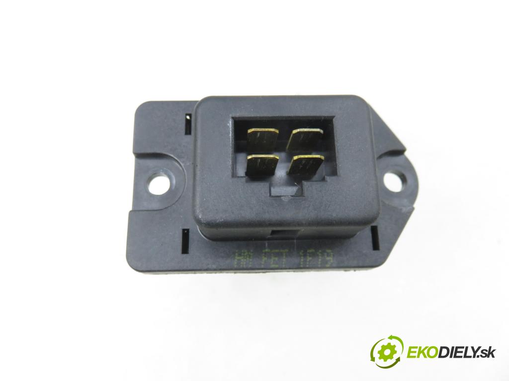 HYUNDAI i40 CW (VF) KOMBI 2012 100,00 1.7 CRDi 136 - D4FD 1685,00 rezistor / REOSTAT: topení