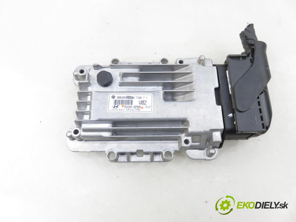 HYUNDAI i40 CW (VF) KOMBI 2012 100,00 1.7 CRDi 136 - D4FD 1685,00 Riadiaca jednotka prevodovky 954403BAB0