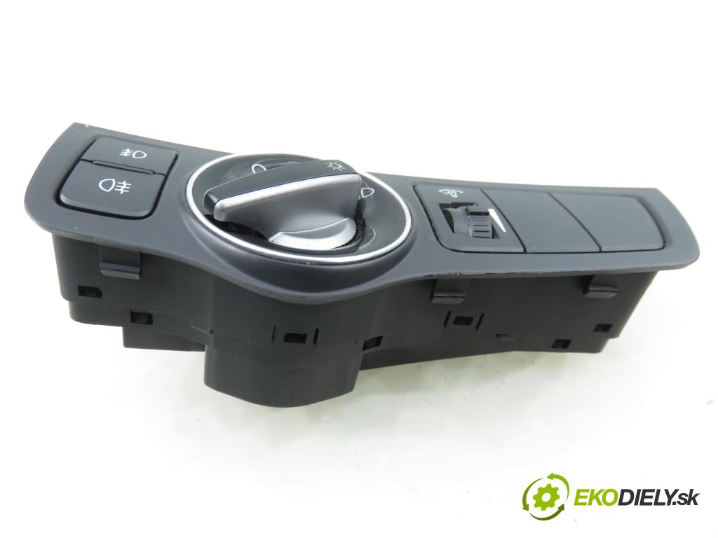 HYUNDAI i40 CW (VF) KOMBI 2012 100,00 1.7 CRDi 136 - D4FD 1685,00 přepínač světla 933003Z050