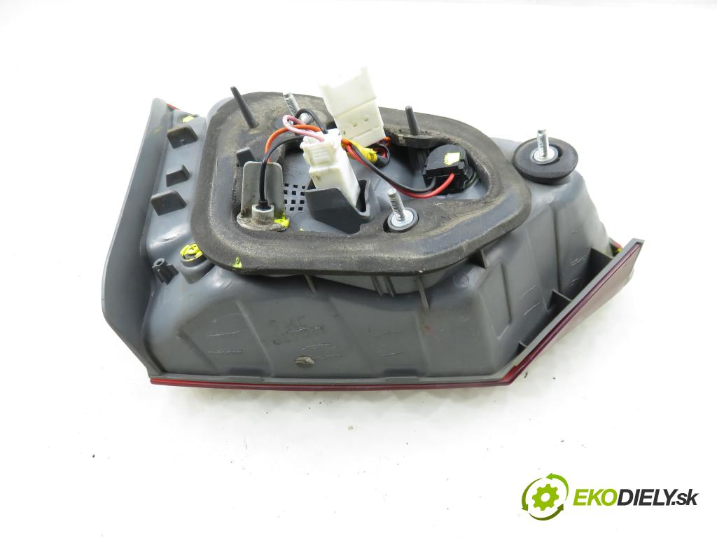 HYUNDAI i40 CW (VF) KOMBI 2012 100,00 1.7 CRDi 136 - D4FD 1685,00 světlo pravé zadní kufr 924043Z000