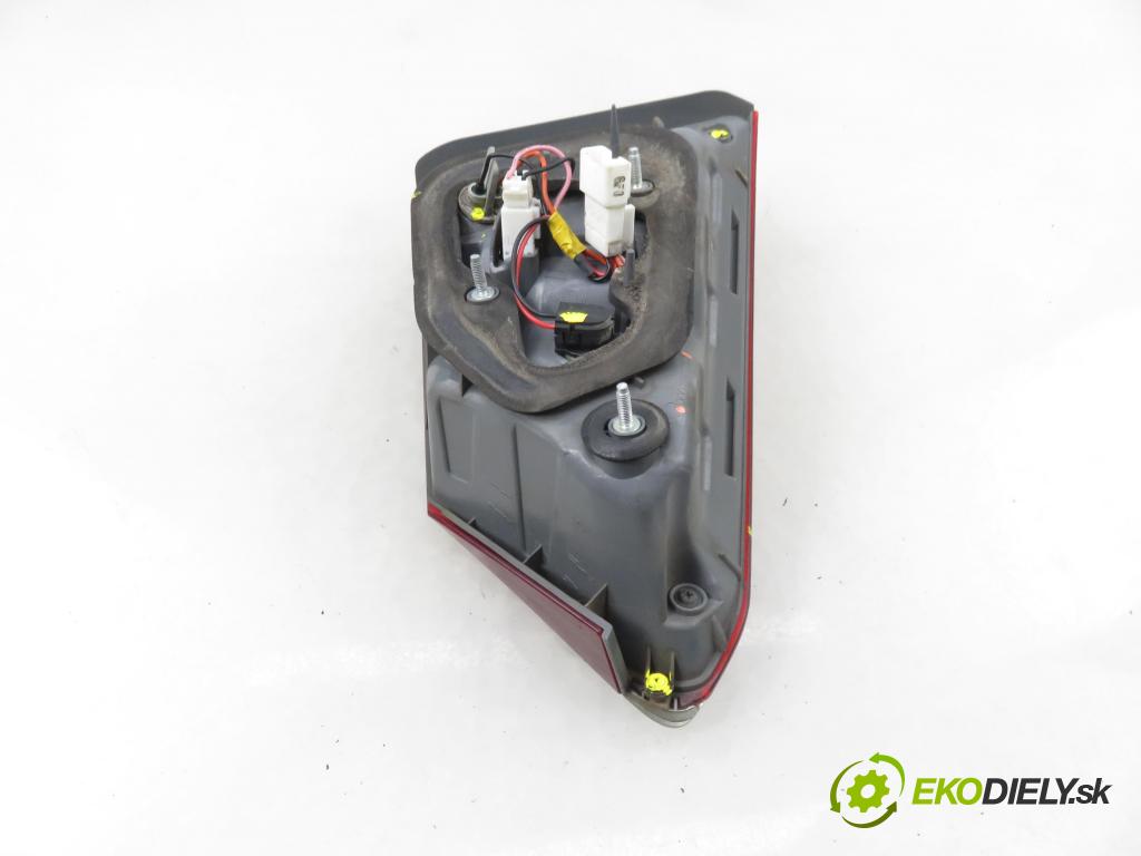 HYUNDAI i40 CW (VF) KOMBI 2012 100,00 1.7 CRDi 136 - D4FD 1685,00 světlo pravé zadní kufr 924043Z000