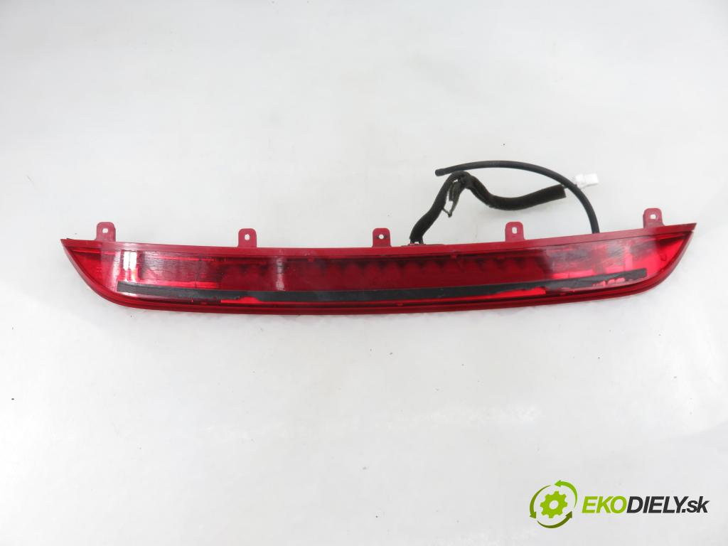 HYUNDAI i40 CW (VF) KOMBI 2012 100,00 1.7 CRDi 136 - D4FD 1685,00 svetlo bŕzd 927003Z000