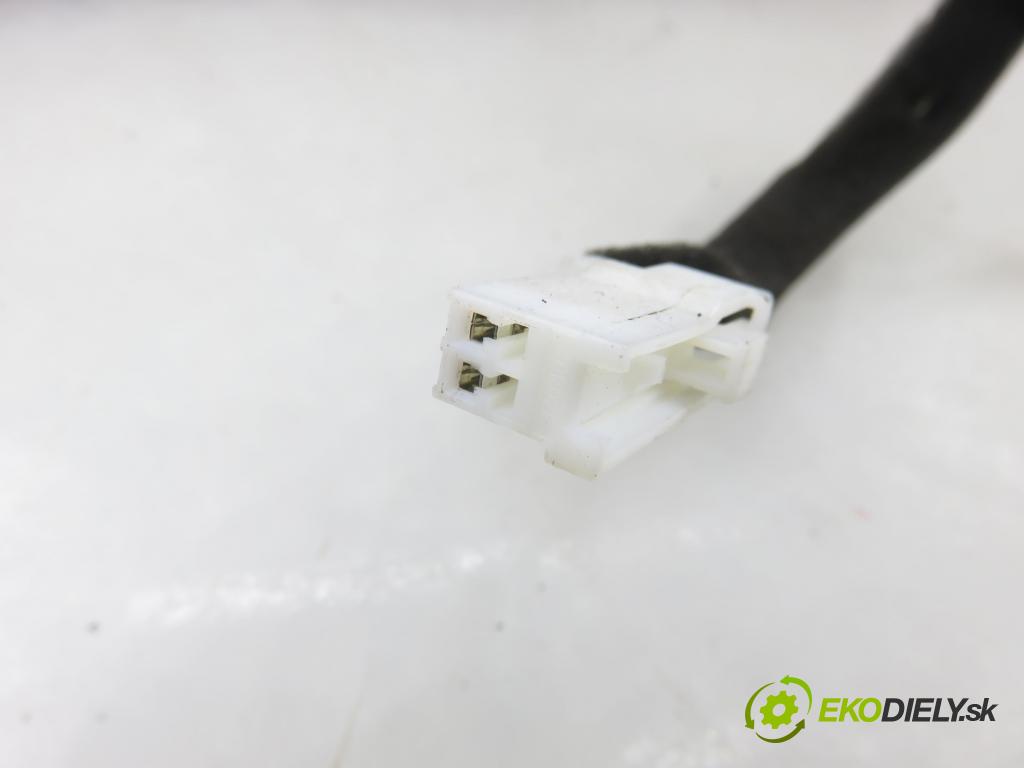 HYUNDAI i40 CW (VF) KOMBI 2012 100,00 1.7 CRDi 136 - D4FD 1685,00 svetlo bŕzd 927003Z000