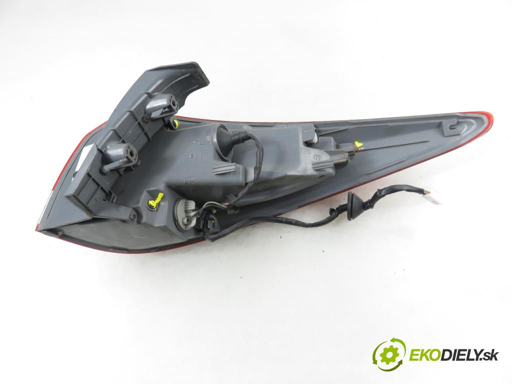 HYUNDAI i40 CW (VF) KOMBI 2012 100,00 1.7 CRDi 136 - D4FD 1685,00 světlo levé zadní 924013Z000