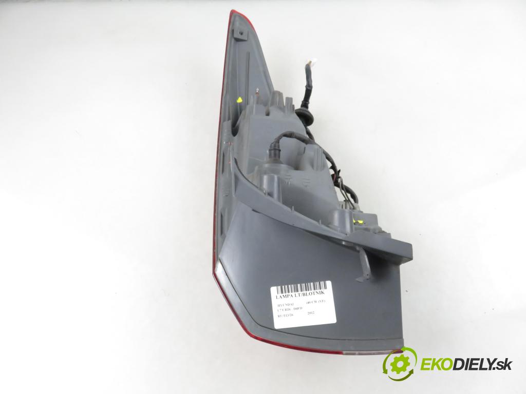 HYUNDAI i40 CW (VF) KOMBI 2012 100,00 1.7 CRDi 136 - D4FD 1685,00 světlo levé zadní 924013Z000