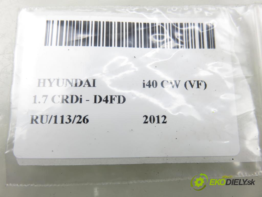 HYUNDAI i40 CW (VF) 2 KUSY: KOCKA: 2 PIN 2 PIN farba strieborná farba