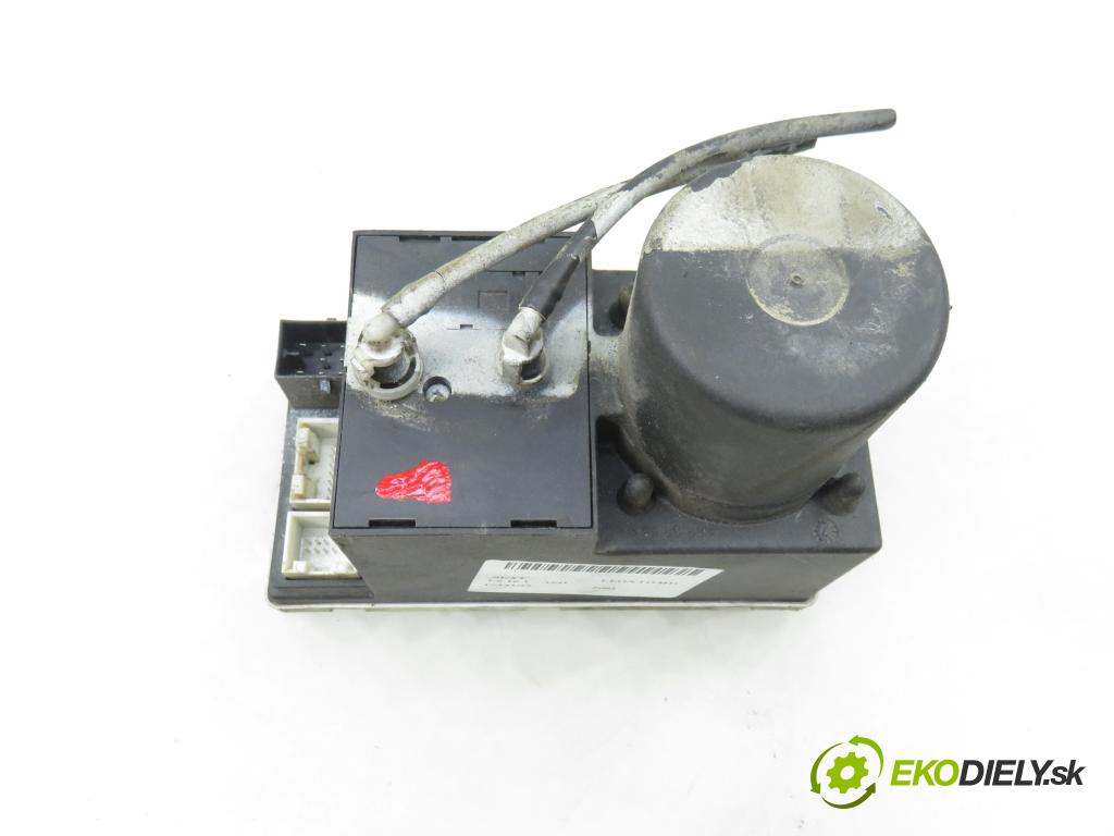 SEAT LEON (1M1) HB 2002 77,00 1.6 16 V - AZD 1598,00 pumpa zámku centrálneho 8L0862257A